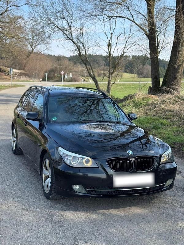 Gebraucht BMW 525 197 PS (144 kW) 2008 Schwarz Kombi