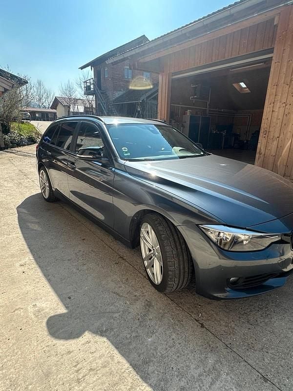 Gebraucht BMW 320 M Performance 183 PS (134 kW) 2014 Grau Kombi
