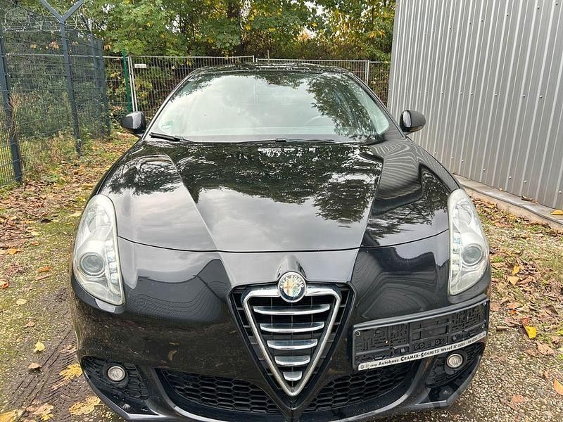 Schwarz Gebraucht 2010 Alfa Romeo Giulietta Turismo Kleinwagen | 2.999 € (Superpreis) - Bild 1/4