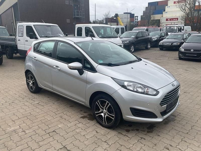 Gebraucht Ford Fiesta Trend 82 PS (60 kW) 2013 Silber Kleinwagen