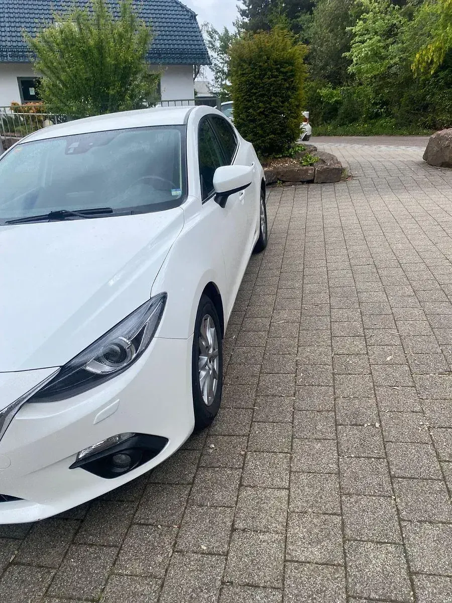 Second-hand Mazda 3 Sports-Line 150 CP (110 kW) 2015 Alb Berlinǎ