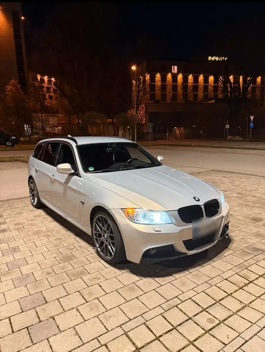 Gebraucht BMW 320 184 PS (135 kW) 2011 Silber Kombi