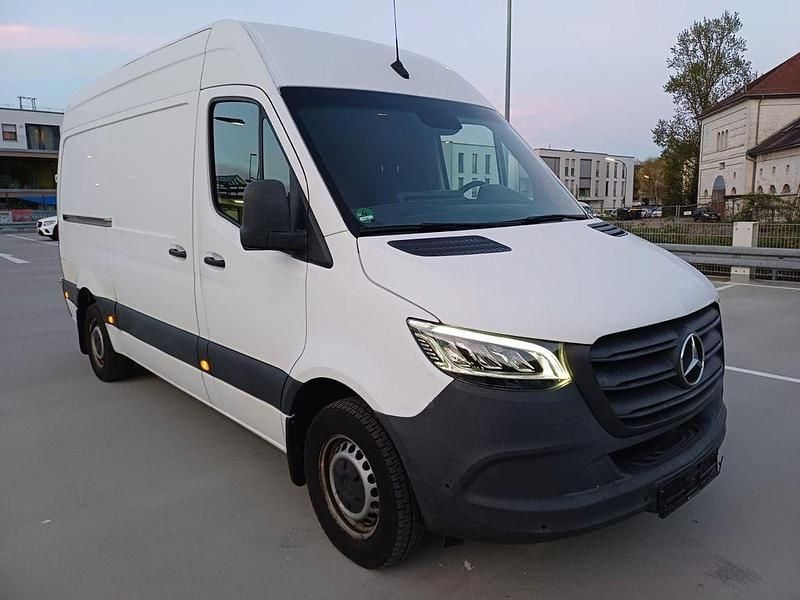Używany Mercedes Sprinter 143 KM (105 kW) 2021 Biały Van