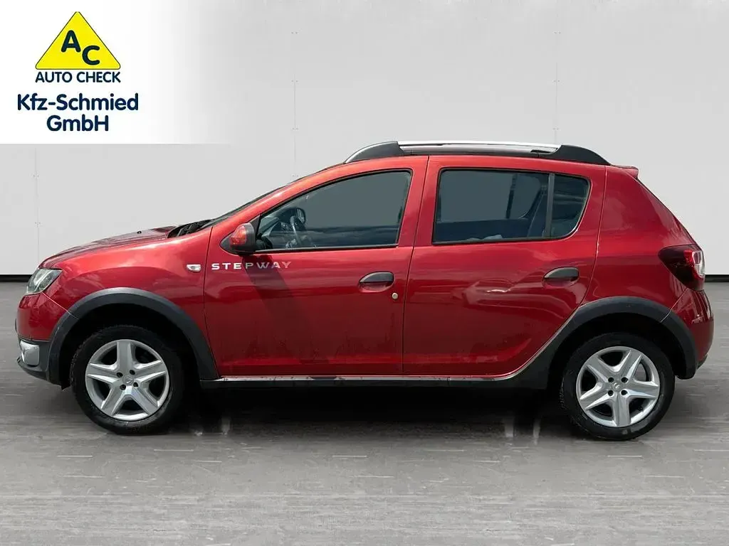 Gebraucht Dacia Sandero Prestige 90 PS (66 kW) 2015 Rot Limousine