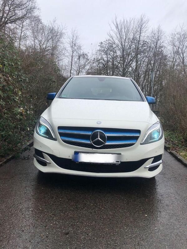 Gebraucht Mercedes B250e 131 kW (179 PS) 2016 Weiß Van / Kleinbus