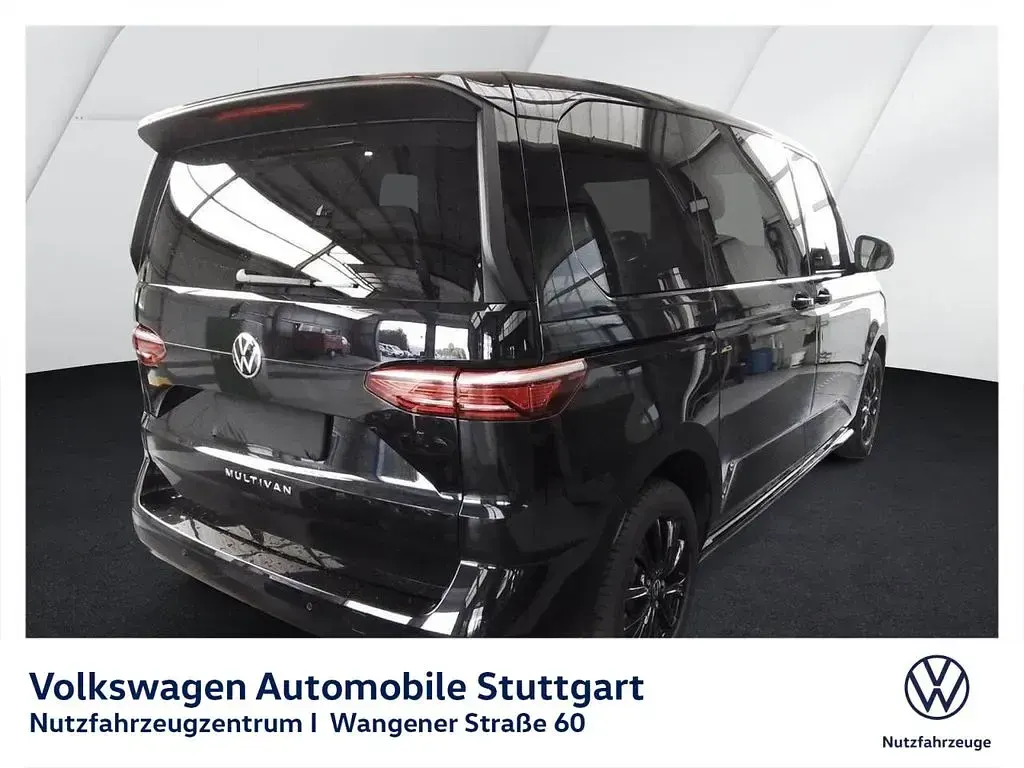 Używany VW Multivan Life 204 KM (150 kW) 2023 Czarny Minivan