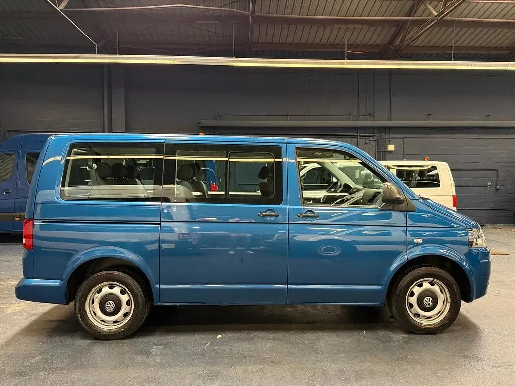 Gebraucht VW Caravelle 140 PS (102 kW) 2013 Blau Van