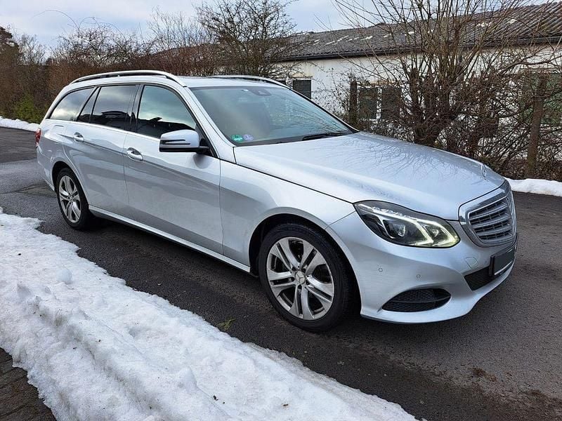 Gebraucht Mercedes E200 Elegance 184 PS (135 kW) 2014 Silber Limousine