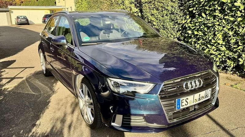 Blau Gebraucht 2018 Audi A3 Sport Kleinwagen | 22.000 € (Fairer Preis) - Bild 1/4