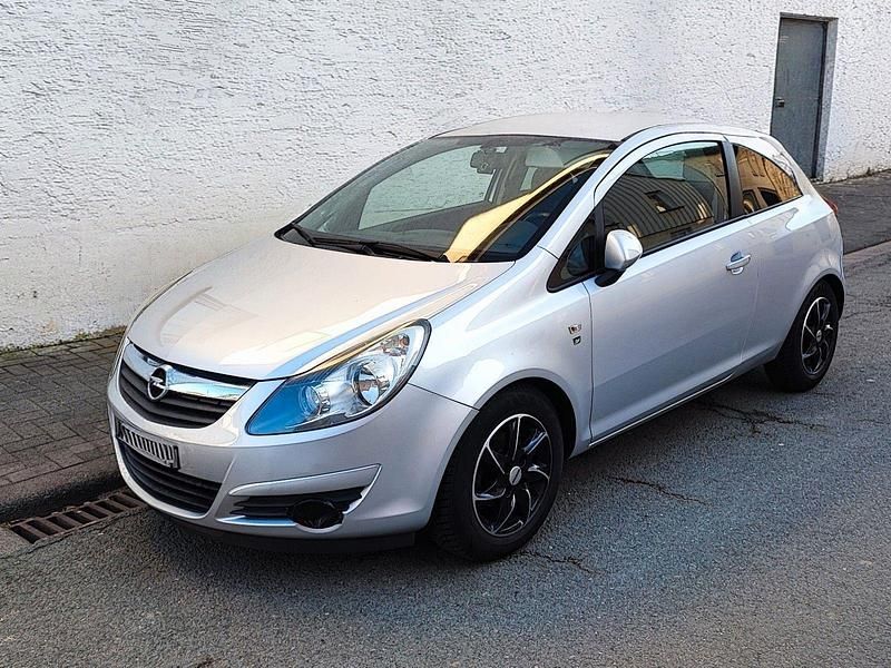Gebraucht Opel Corsa 95 PS (69 kW) 2010 Silber Kleinwagen