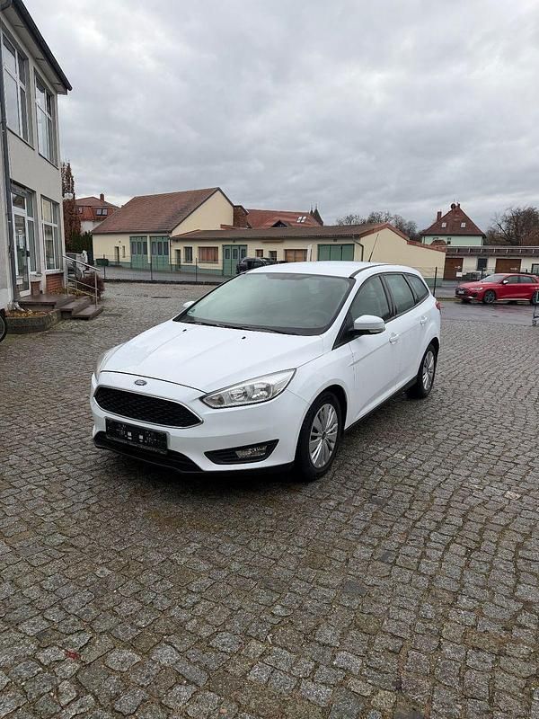 Gebraucht Ford Focus Trend 95 PS (69 kW) 2017 Weiß Kombi