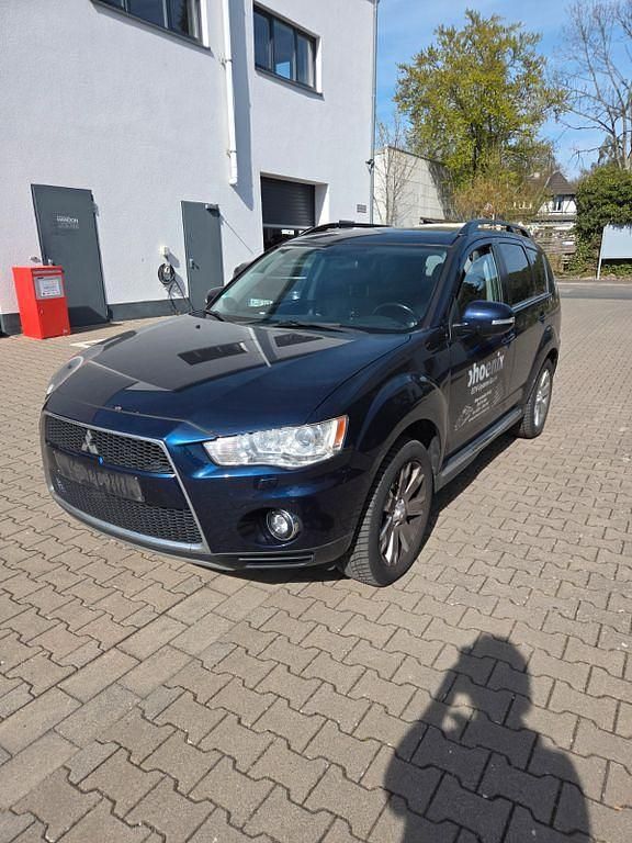 Gebraucht Mitsubishi Outlander Intense 156 PS (114 kW) 2012 Blau SUV
