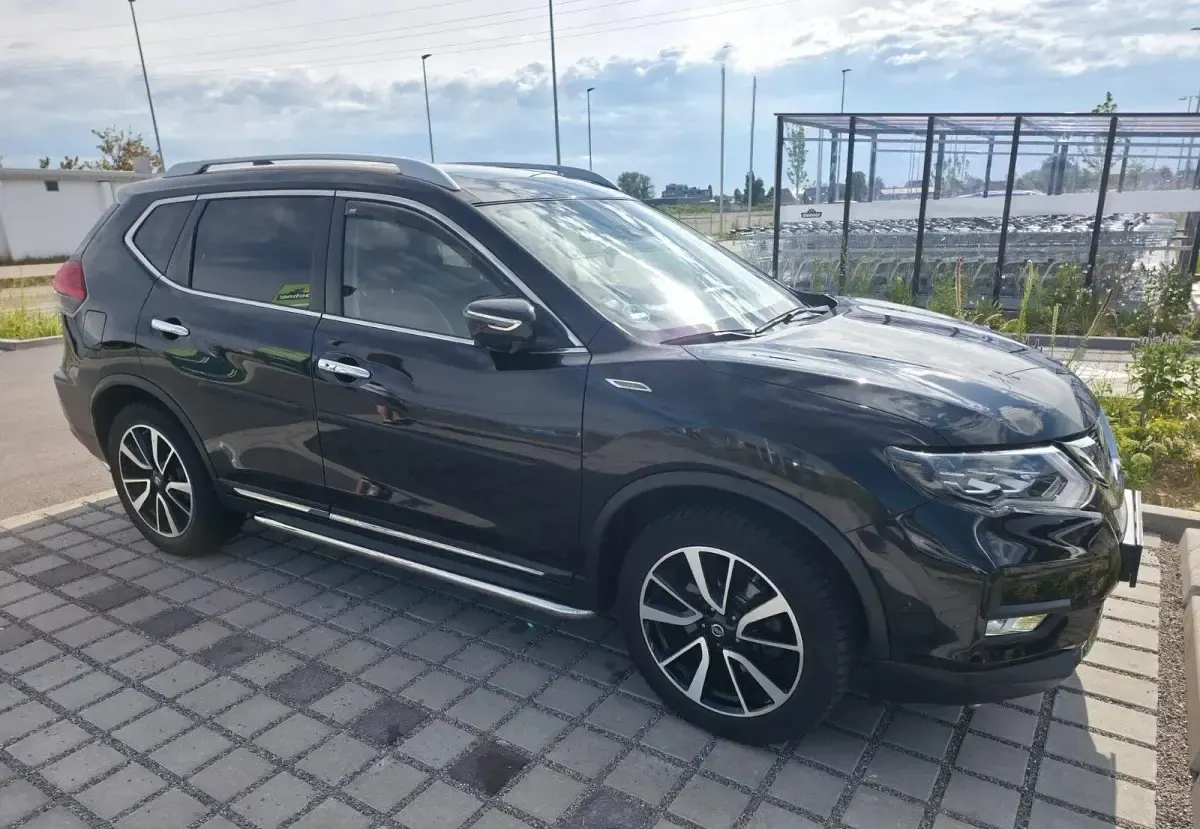 Gebraucht Nissan X-Trail Tekna 163 PS (119 kW) 2017 Schwarz SUV