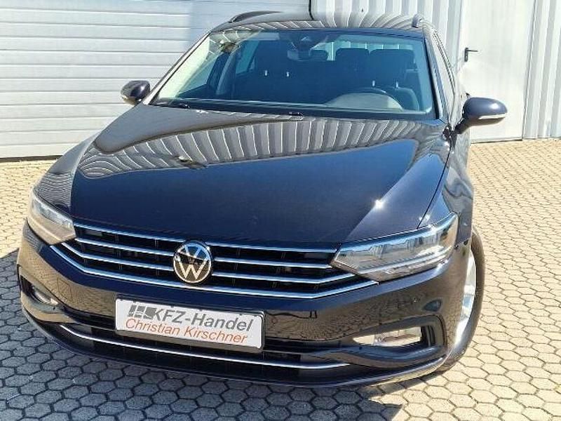 Gebraucht VW Passat R 150 PS (110 kW) 2021 Schwarz Kombi