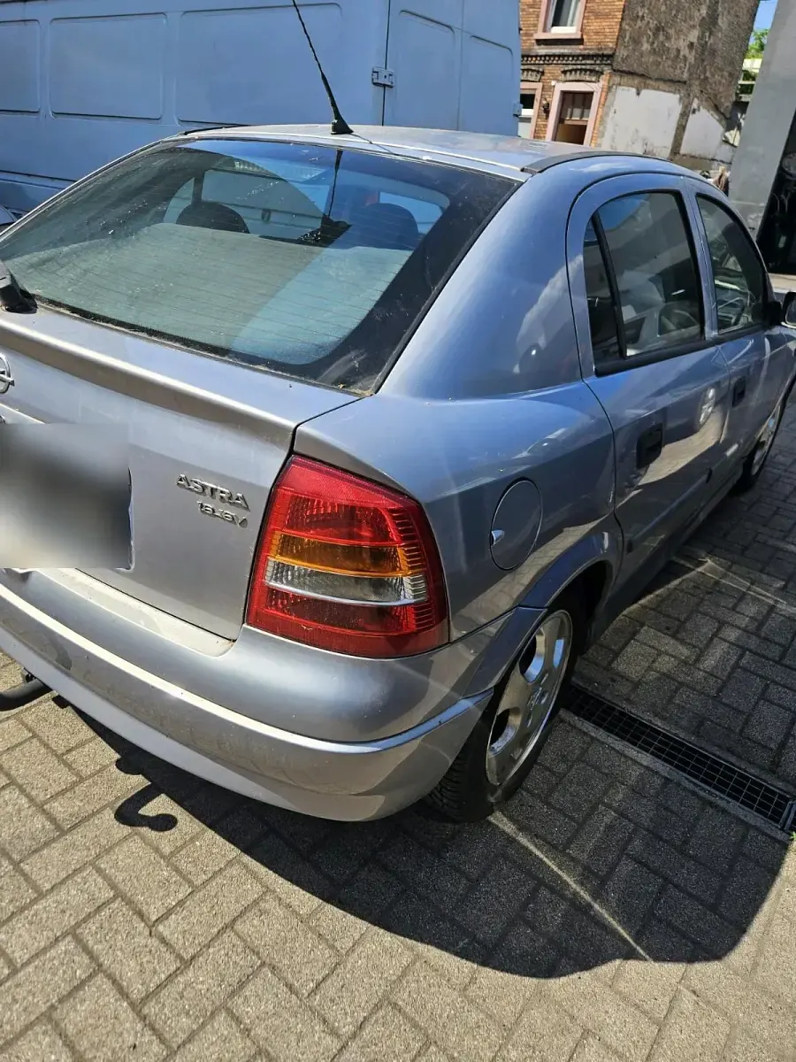 Gebraucht Opel Astra 105 PS (77 kW) 2000 Grau Limousine