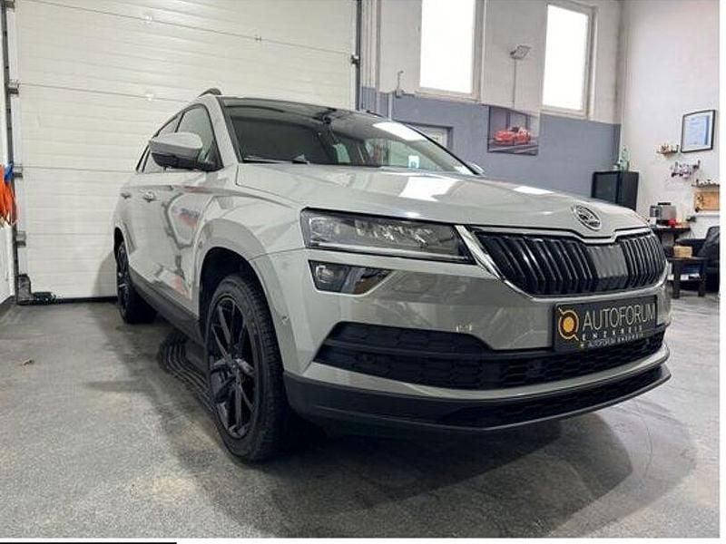 Grau Gebraucht 2018 Skoda Karoq Sport SUV | 19.790 € (Superpreis) - Bild 1/3
