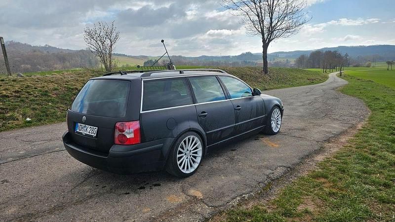 Gebraucht VW Passat 101 PS (74 kW) 2004 Schwarz Kombi