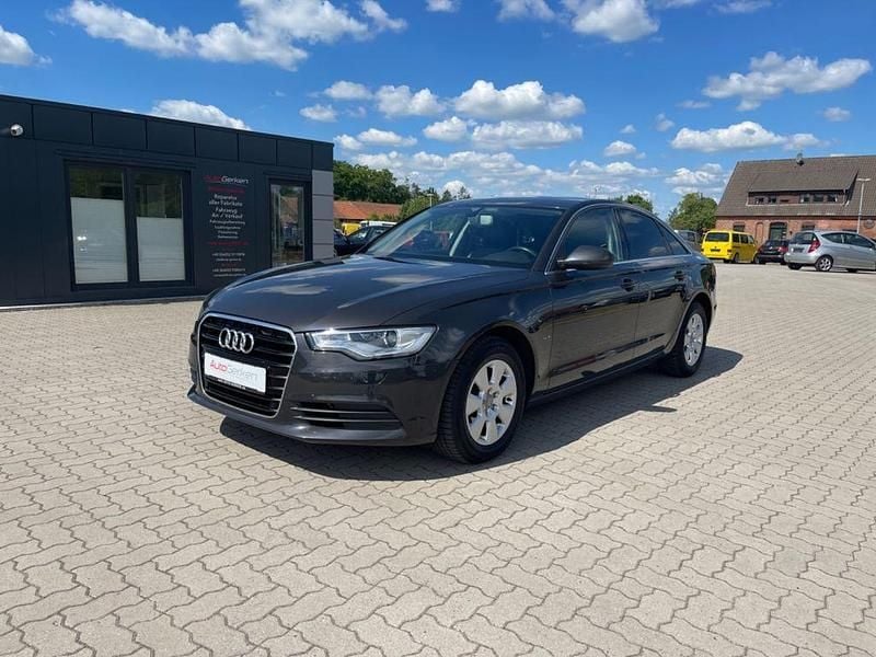 Oolonggrau metallic metallic Gebraucht 2014 Audi A6 Business Limousine | 6.950 € (Superpreis) - Bild 1/4