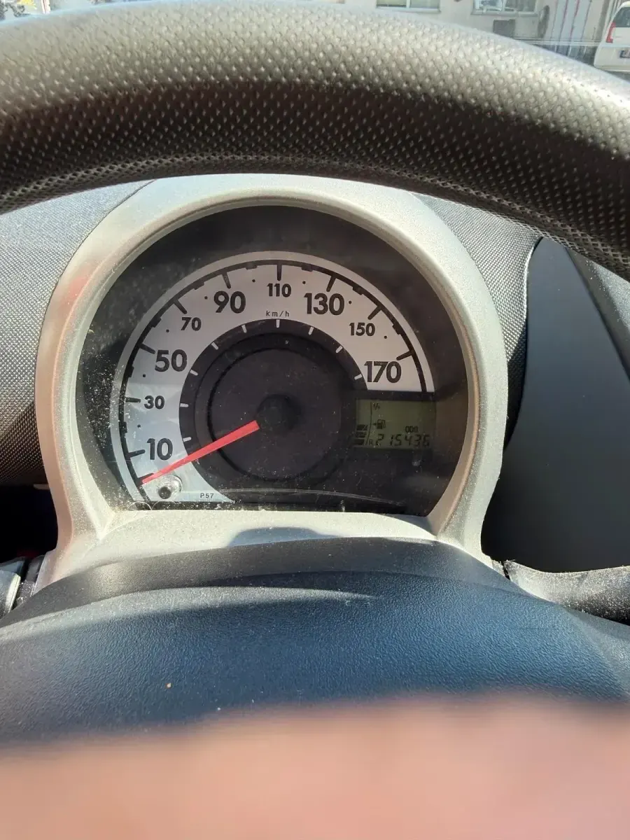 Gebraucht Toyota Aygo 68 PS (50 kW) 2008 Rot Kleinwagen