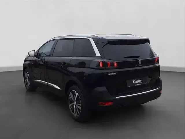 Gebraucht Peugeot 5008 Allure 131 PS (96 kW) 2024 Schwarz SUV