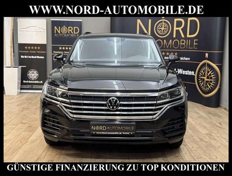 Gebraucht VW Touareg 231 PS (169 kW) 2023 Grenadillschwarz met (metallic) SUV