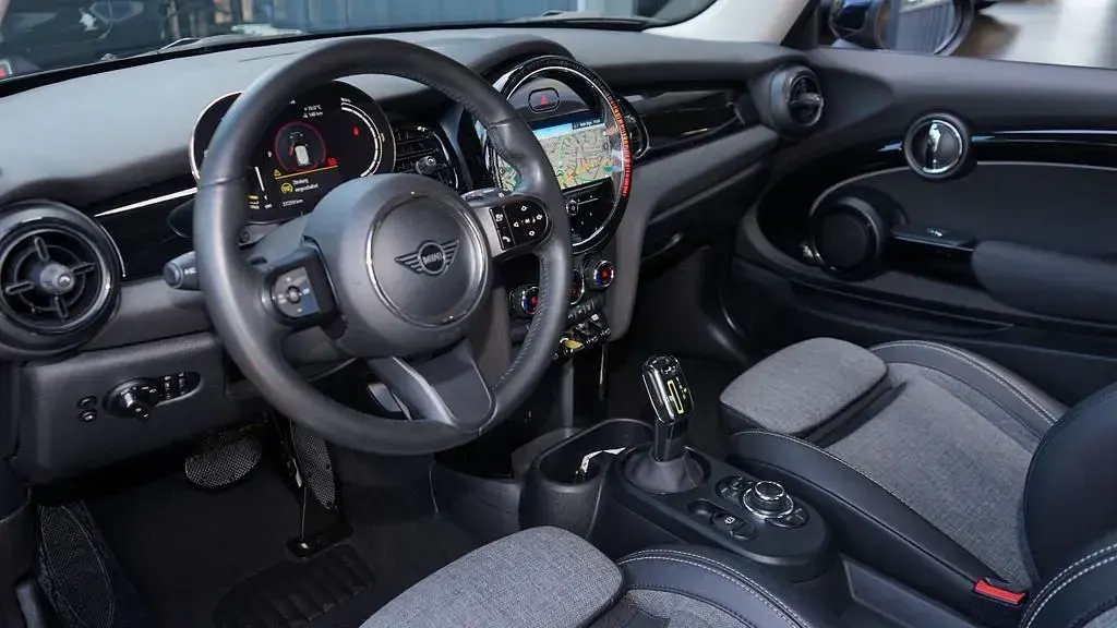 Gebraucht Mini Cooper SE Classic 135 kW (184 PS) 2022 Blau Kleinwagen