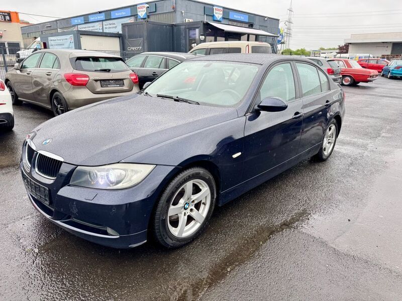Blau Gebraucht 2007 BMW 318 Limousine | 3.690 € (Fairer Preis) - Bild 1/4