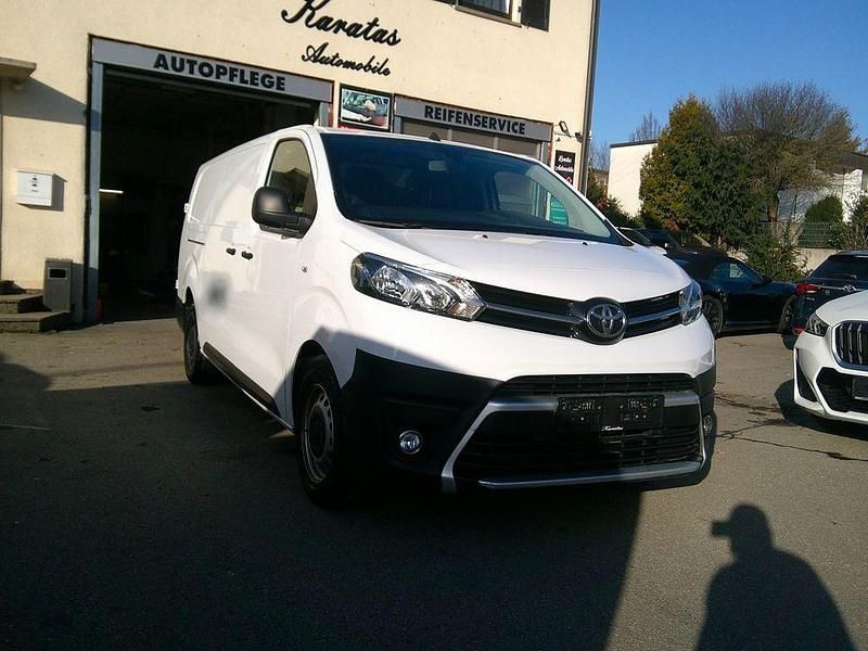 Gebraucht Toyota Proace 144 PS (105 kW) 2024 Weiß Van / Kleinbus