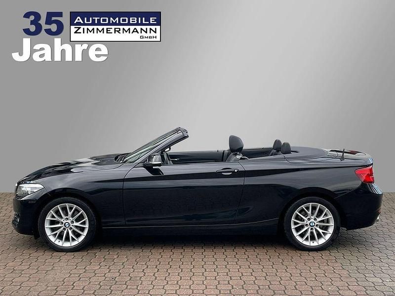 Saphirschwarz metallic Gebraucht 2018 BMW 220 Advantage Cabrio | 21.950 € (Fairer Preis) - Bild 1/4