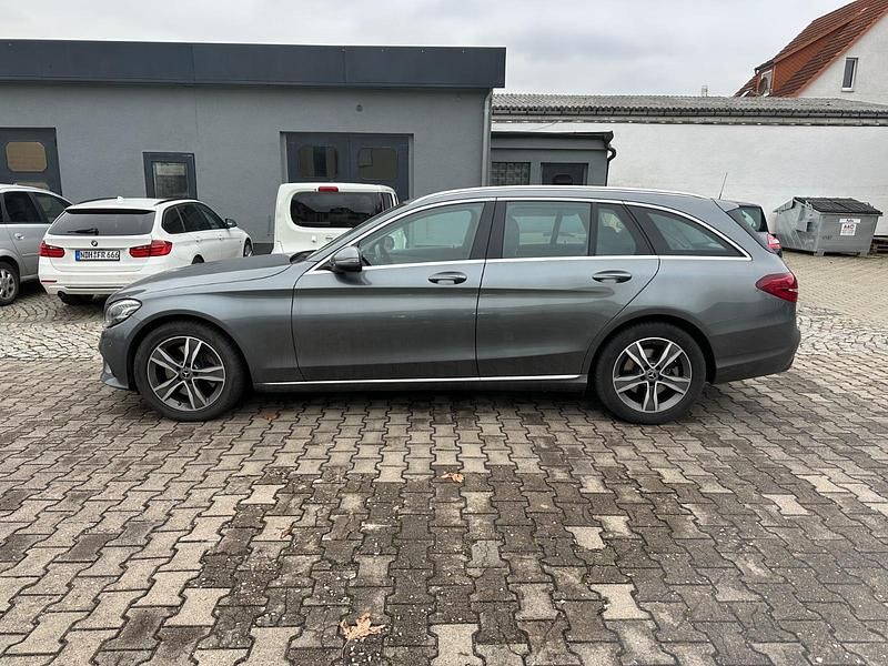 Gebraucht Mercedes C300 258 PS (189 kW) 2019 Grau Kombi