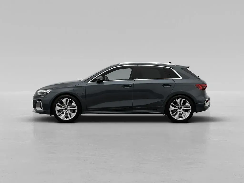 Gebraucht Audi A3 e-tron Ambiente 204 PS (150 kW) 2025 Pfeilgrau perleffekt Kleinwagen