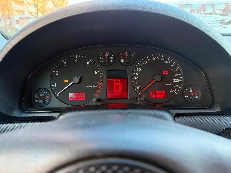 Gebraucht Audi A4 193 PS (141 kW) 2000 Schwarz Limousine