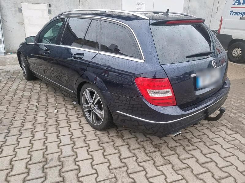 Gebraucht Mercedes C250 204 PS (150 kW) 2012 Blau Kombi