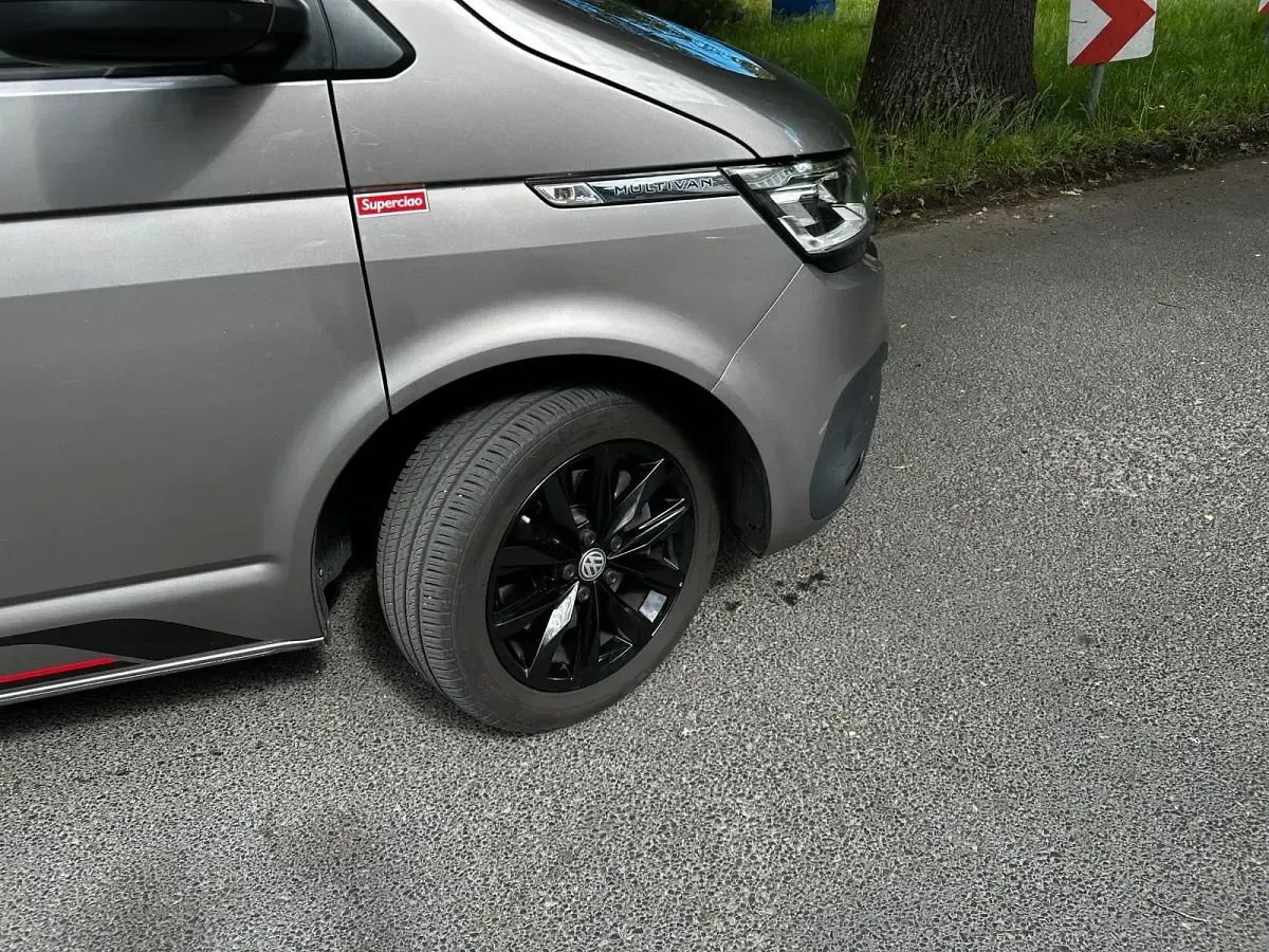 Gebraucht VW Multivan Edition 204 PS (150 kW) 2021 Silber Van / Kleinbus