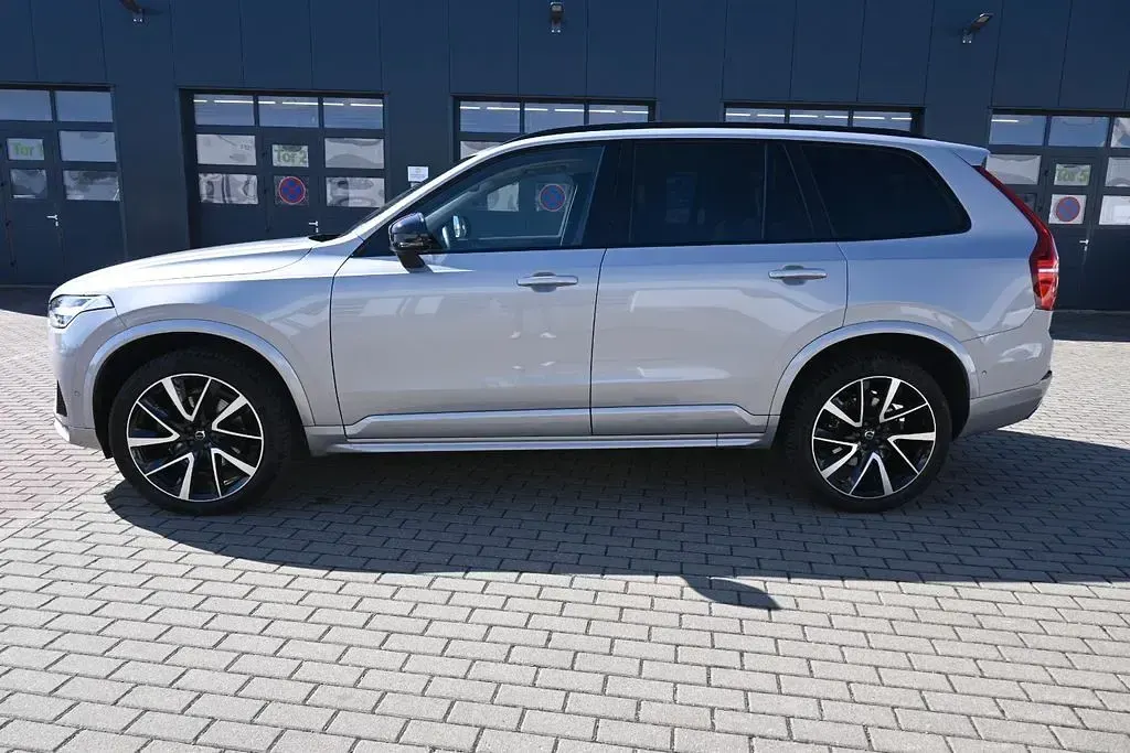 Gebraucht Volvo XC90 235 PS (172 kW) 2023 Silver dawn metallic SUV