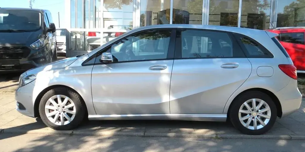 Gebraucht Mercedes B200 136 PS (100 kW) 2013 Silber Kleinwagen