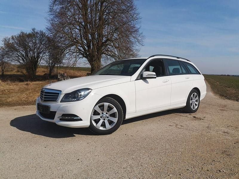 Gebraucht Mercedes C250 204 PS (150 kW) 2013 Weiß Limousine