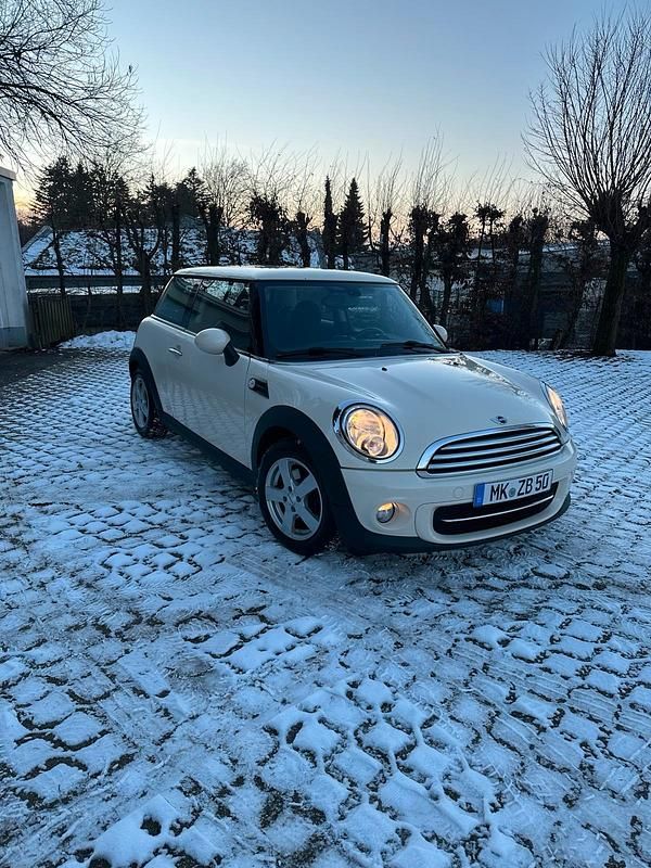 Gebraucht Mini Cooper D 111 PS (81 kW) 2011 Weiß Kleinwagen