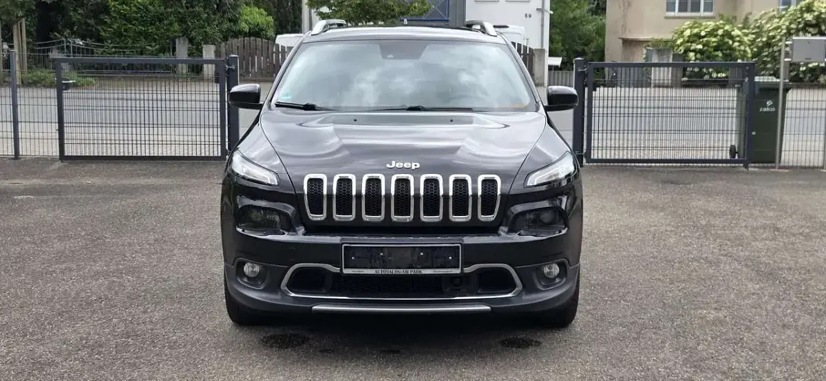 Gebraucht Jeep Cherokee Limited 170 PS (125 kW) 2015 Brilliant black crystal pearl SUV