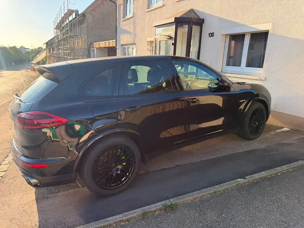 Gebraucht Porsche Cayenne S E-Hybrid 416 PS (305 kW) 2017 Schwarz SUV