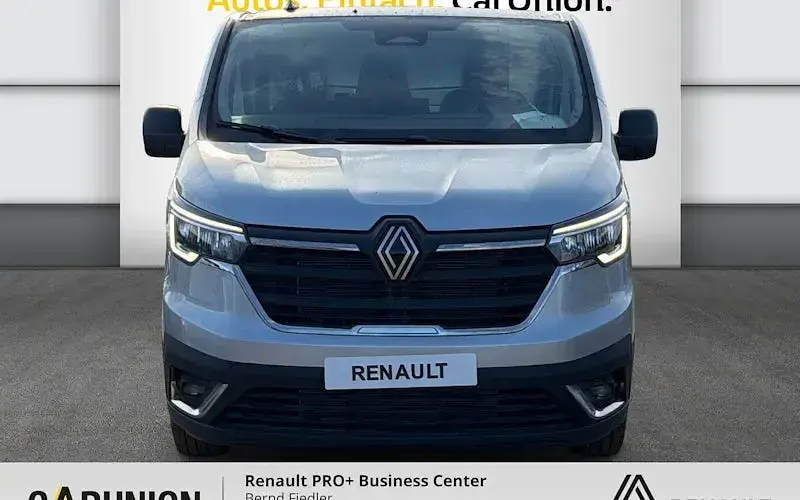 Neu Renault Trafic Komfort 150 PS (110 kW) 2026 Highlandgrau metallic Van / Kleinbus