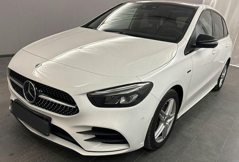 Polarweiss Gebraucht 2021 Mercedes B250e AMG Van / Kleinbus | 21.800 € (Teuer) - Bild 1/4
