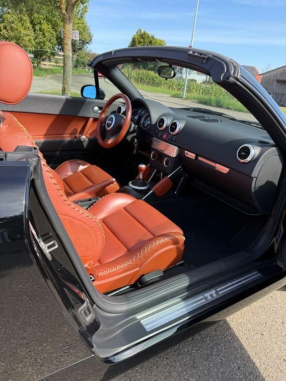 Schwarz Gebraucht 2001 Audi TT Roadster Sport Cabrio | 13.990 € - Bild 1/4