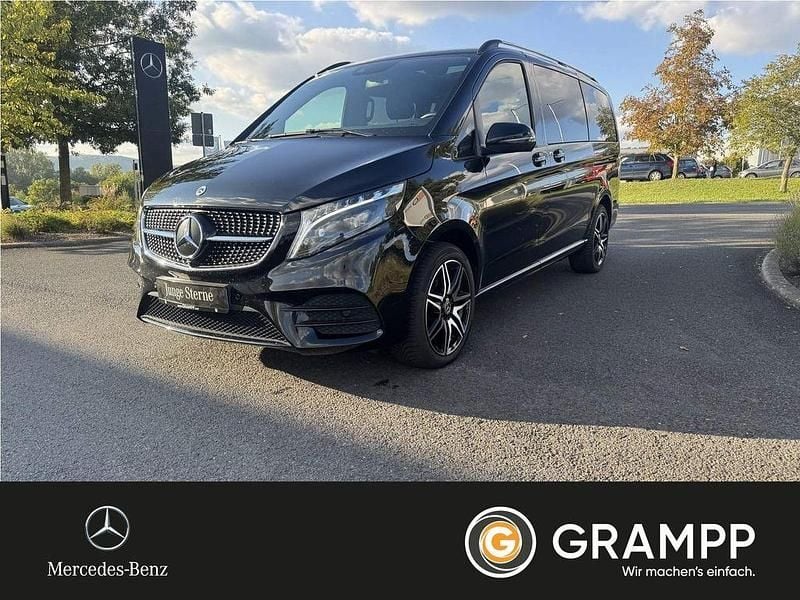 Obsidianschwarz Gebraucht 2024 Mercedes V300 AMG Van / Kleinbus | 66.660 € (Fairer Preis) - Bild 1/4