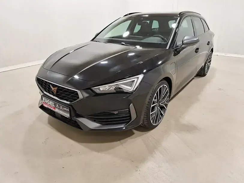Używany Cupra Leon VZ 245 KM (180 kW) 2023 Czarny Sedan/Limuzyna