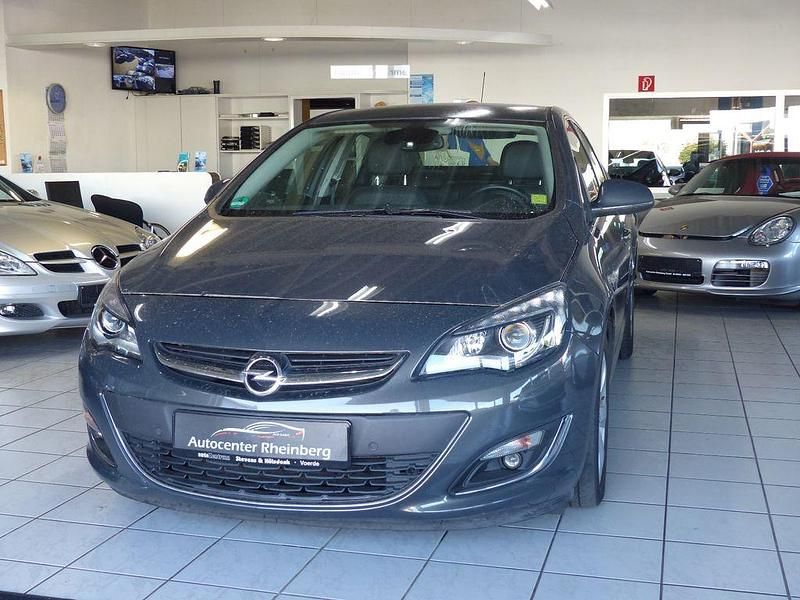Gebraucht Opel Astra Innovation 140 PS (102 kW) 2013 Grau Limousine