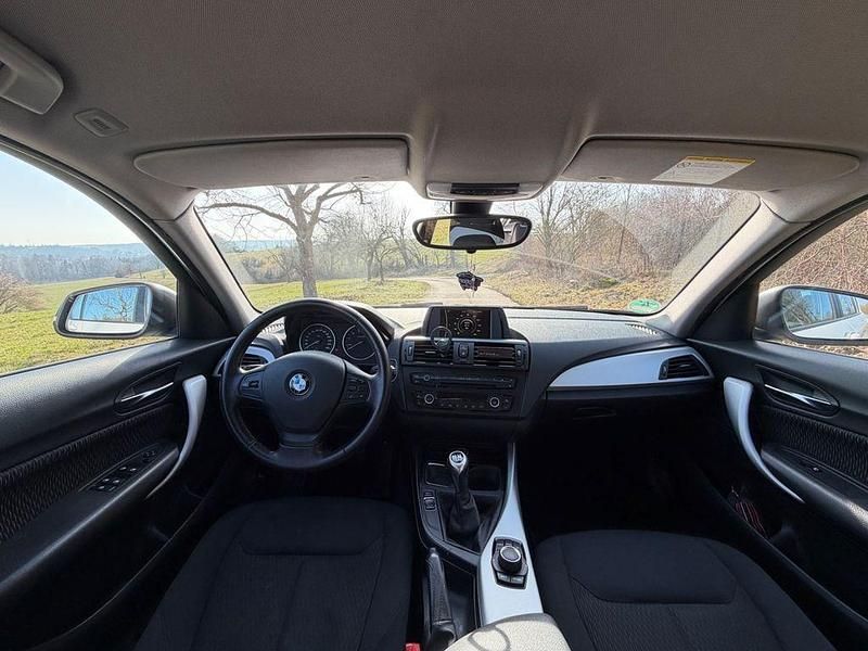 Gebraucht BMW 114 102 PS (75 kW) 2012 Weiß Kleinwagen