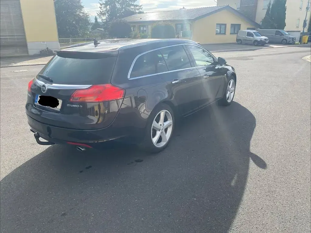Gebraucht Opel Insignia 194 PS (142 kW) 2012 Braun Kombi