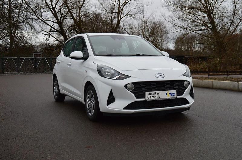 Gebraucht Hyundai i10 Select 67 PS (49 kW) 2020 Weiß Kleinwagen