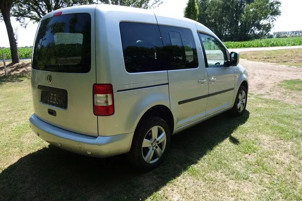 Gebraucht VW Caddy Comfortline 140 PS (102 kW) 2010 Silber Van / Kleinbus